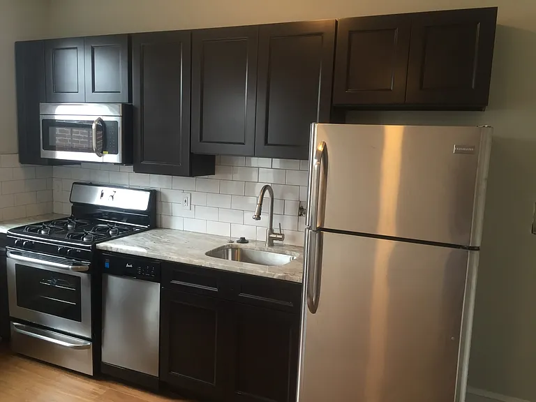 Charming Renovated Apartments in the Heart of Ardmore — Photo 11