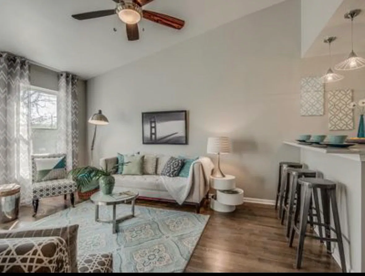 2 bed, 775 sqft, $1,800 — Photo 3