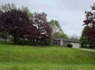 15601 Bak Rd, Van Buren Township, MI 48111
