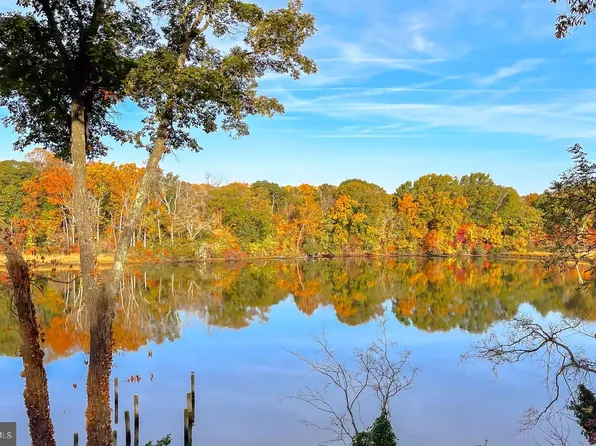 43088 Island Vw, Hollywood, MD 20636