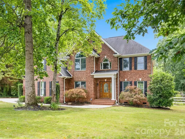 1321 Yellowood Ct, Rock Hill, SC 29732