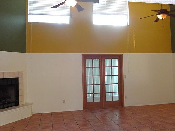 3rd image of 11549 Town Lake Ln