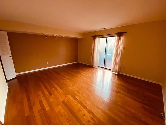 4th image of 826 N 26th St #1