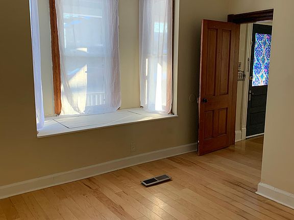 5th image of 518 E Loveland Ave #1
