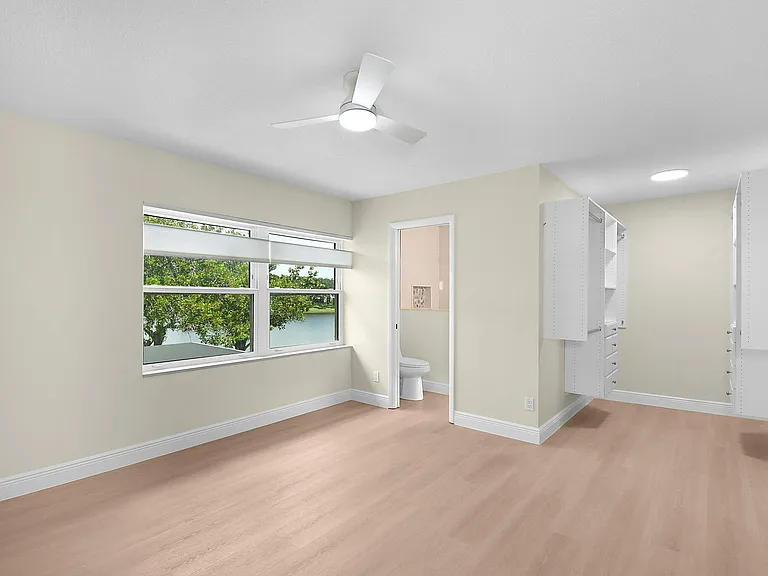 2442 SW Danbury Ln — Photo 28