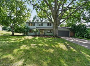 4245 Normanwood Dr, West Bloomfield, MI 48323