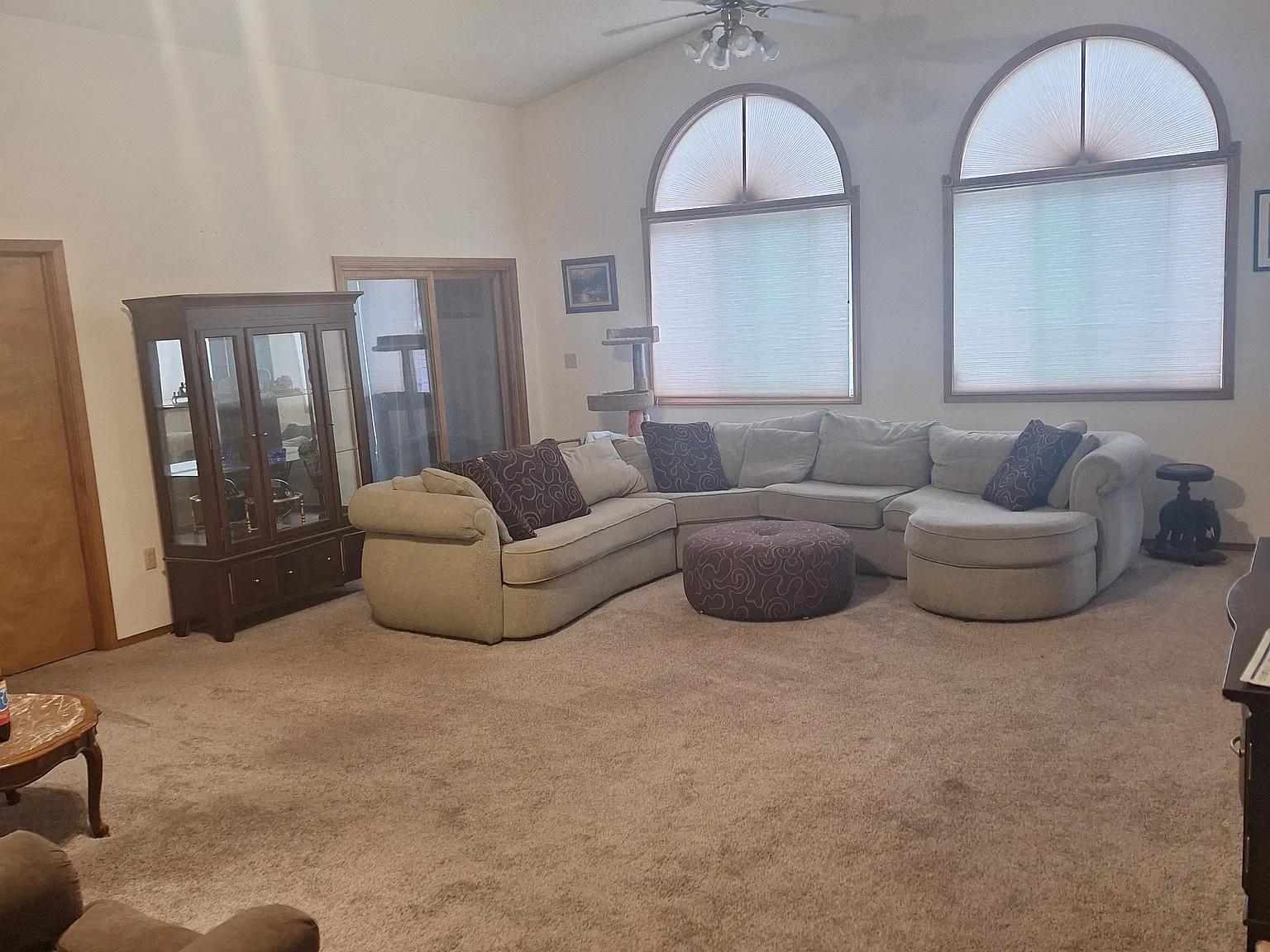 3 bed, 2000 sqft, $1,200 — Photo 2
