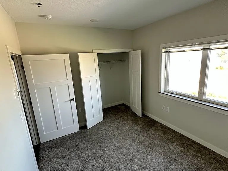 715 Lake Shore Dr NE #115 — Photo 21