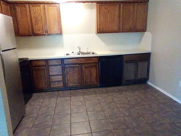 8744 N Rockwell Dr — Photo 19