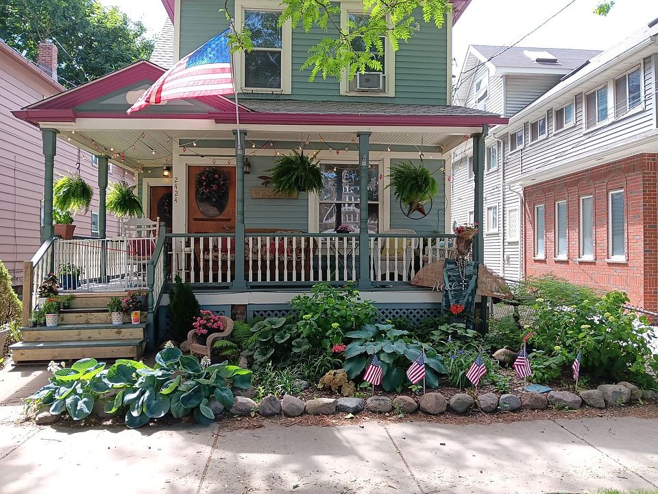 1st image of 2424 W 10th St #101