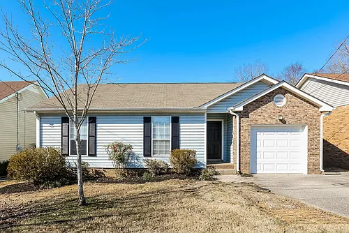 823 Neelys Chase Dr Photo 1