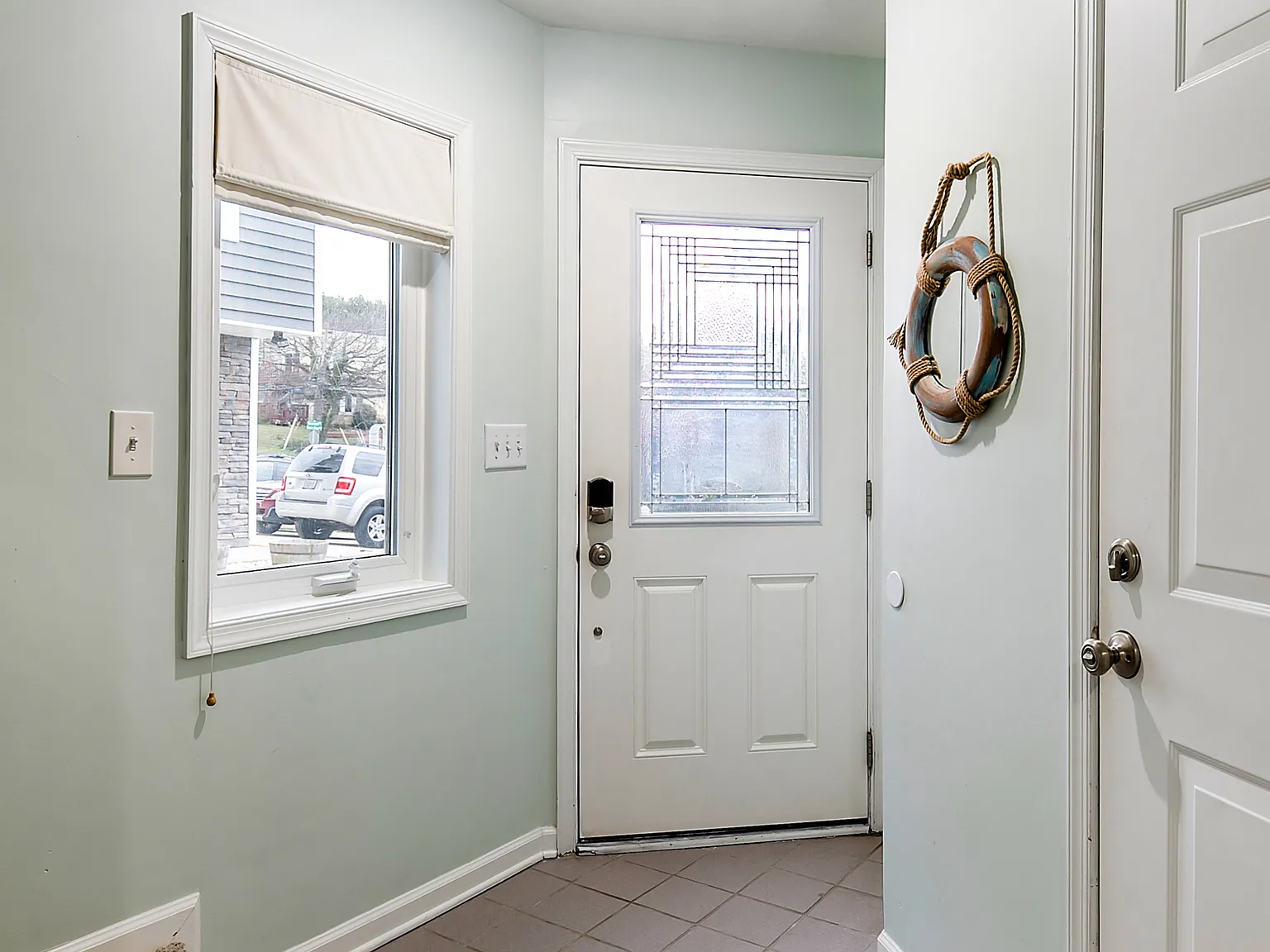 3 bed, 3.5 bath, 2356 sqft, $4,350 — Photo 2