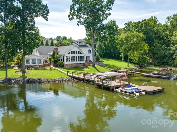 1556 Bayberry Pl, Clover, SC 29710