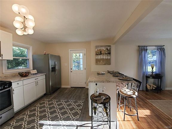 5th image of 115 Cook Dr
