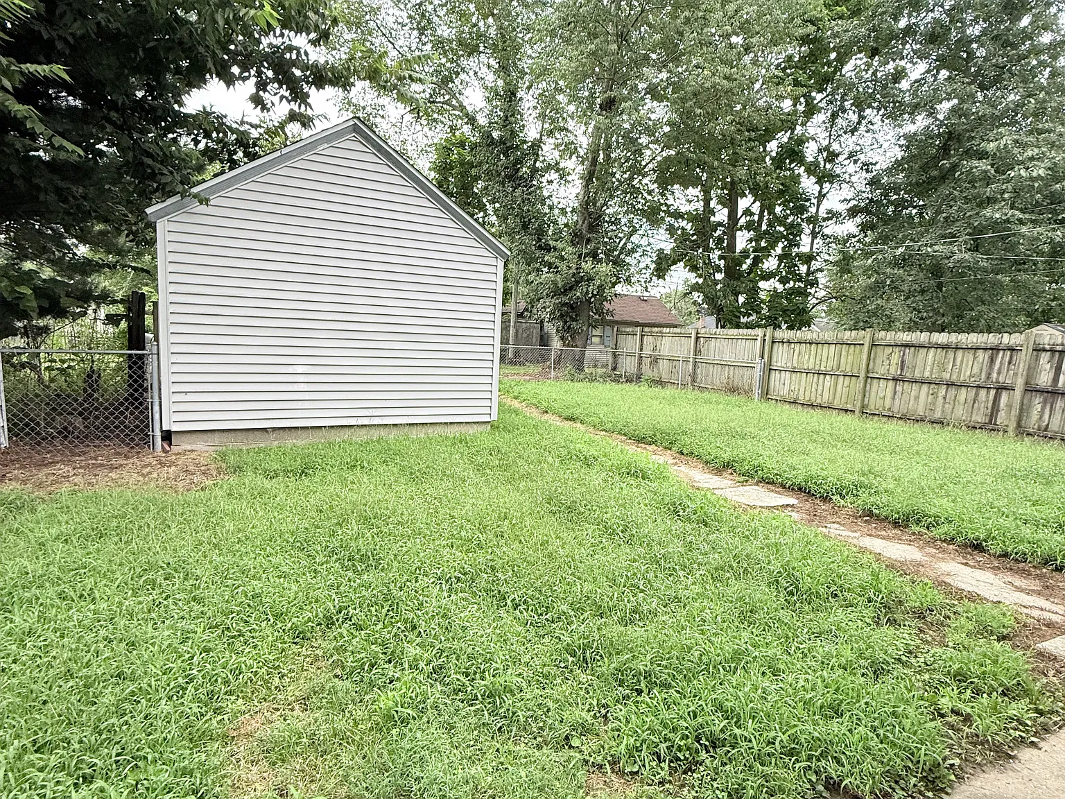 3223 N 15 1/2 — Photo 2