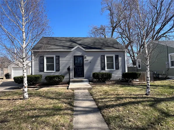 3301 Amherst St, Des Moines, IA 50313