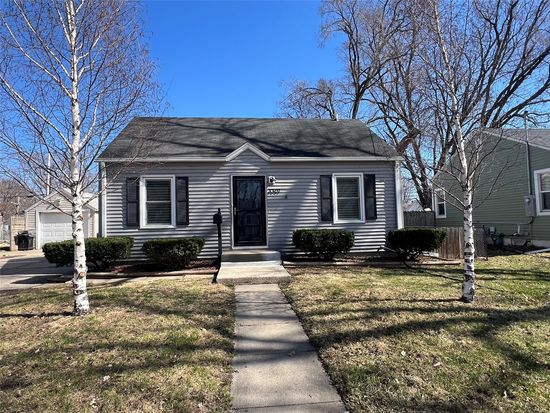 3301 Amherst St, Des Moines, IA 50313