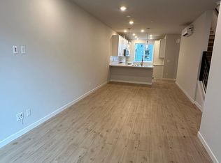 2142 N 147th St UNIT C, Seattle, WA 98133