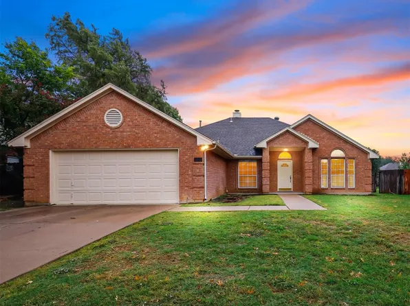 2202 Field Ln, Mansfield, TX 76063