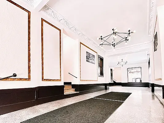 Rented by Vector New York, LLC | media 10