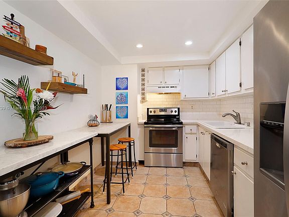 5th image of 780 NE 69th St APT 404