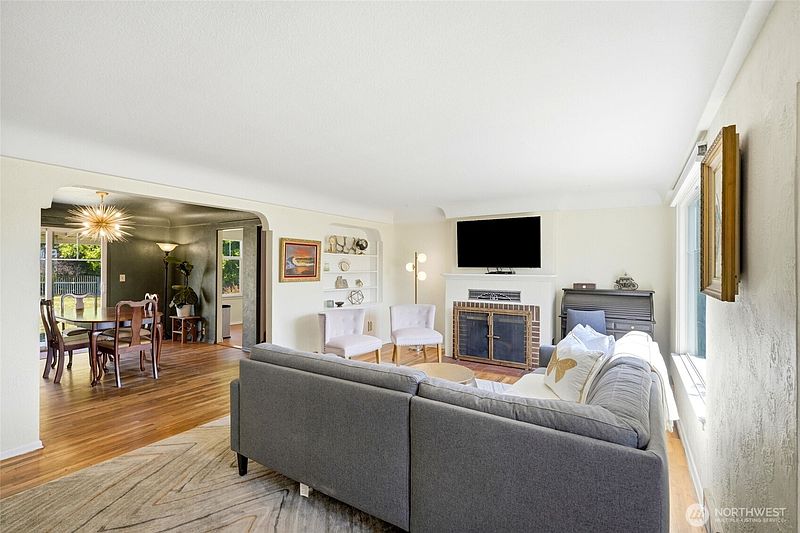 5th image of 3119 25th Street