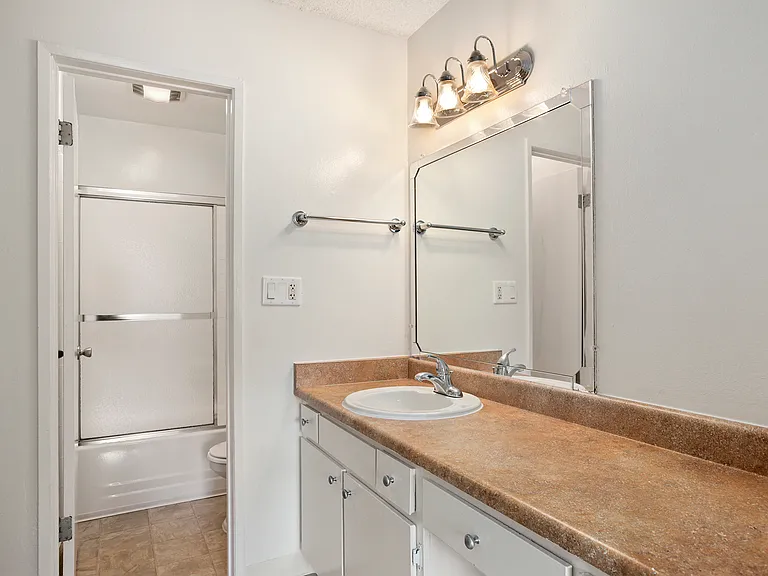 Pines Apartments — Photo 30
