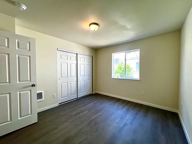 713 N 6th Ave — Photo 10