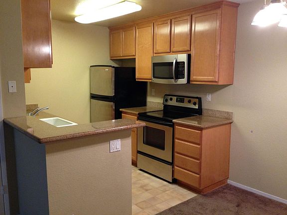 4th image of 2761 Somerset Park Cir
