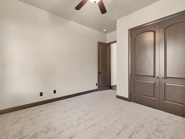 1111 W 2370 S — Photo 12