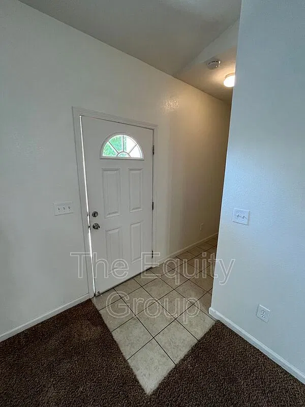 2 bed, 2.0 bath, 900 sqft, $1,575 — Photo 4