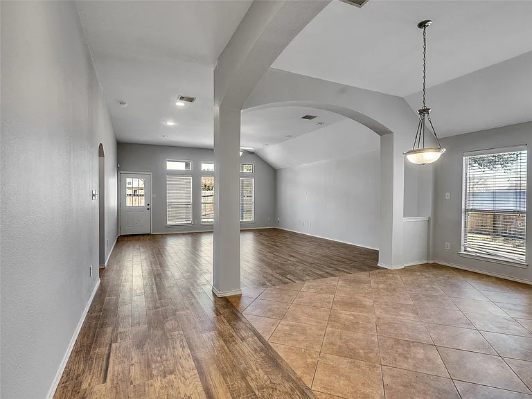 5643 Walnut Glen Ln — Photo 24