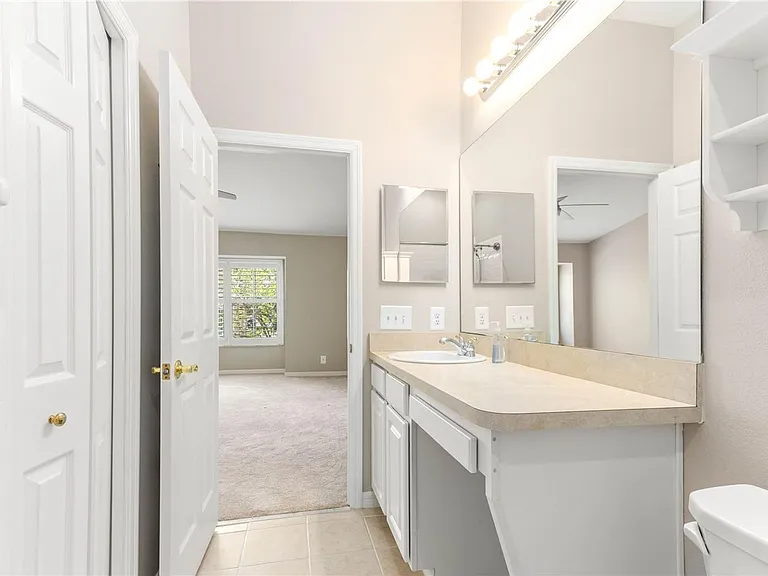 3326 Covered Bridge Dr W — Photo 39