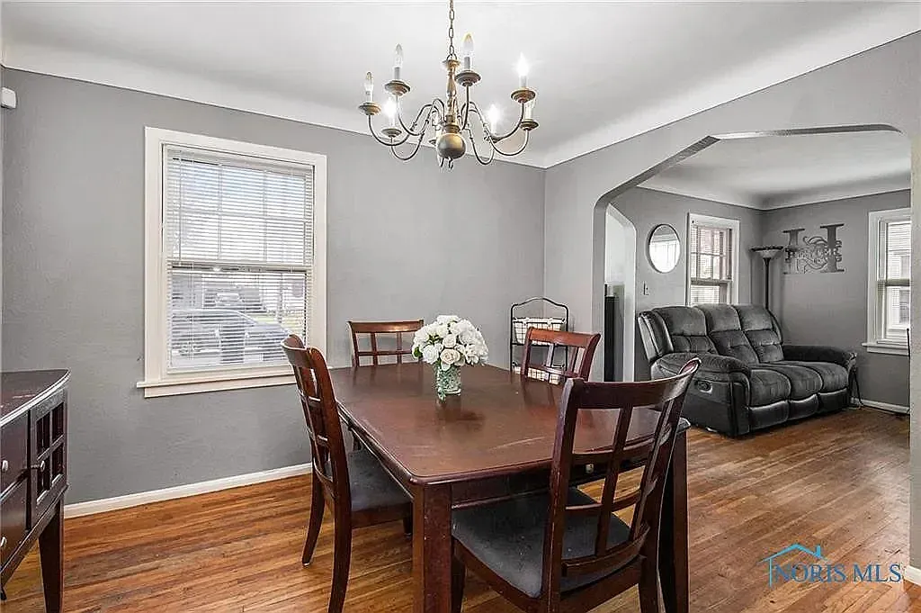 3 bed, 1.5 bath, 1194 sqft, $1,395 — Photo 3