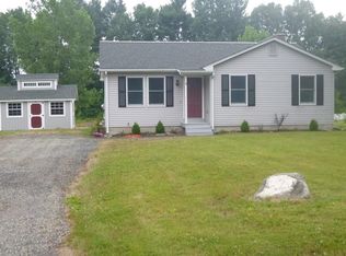 4 Clark Ln, Easthampton, MA 01027