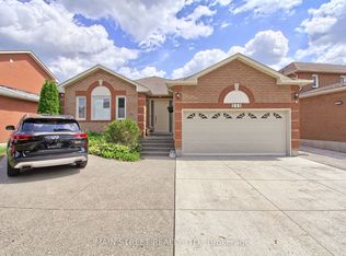 215 Melbourne Dr, Bradford West Gwillimbury, ON L3Z 2Y8