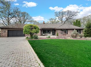 9894 W Oakridge Dr, Saint John, IN 46373