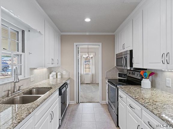 3rd image of 828 Allen Ave