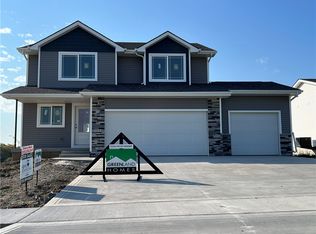 2704 21st St SW, Altoona, IA 50009