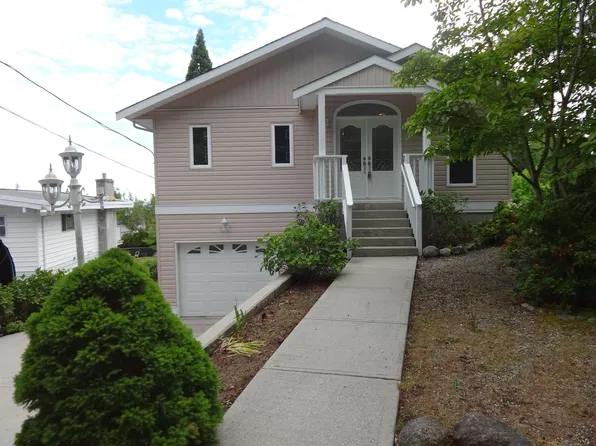 6217 Norwest Bay Rd, Sechelt, BC V7Z 0M2