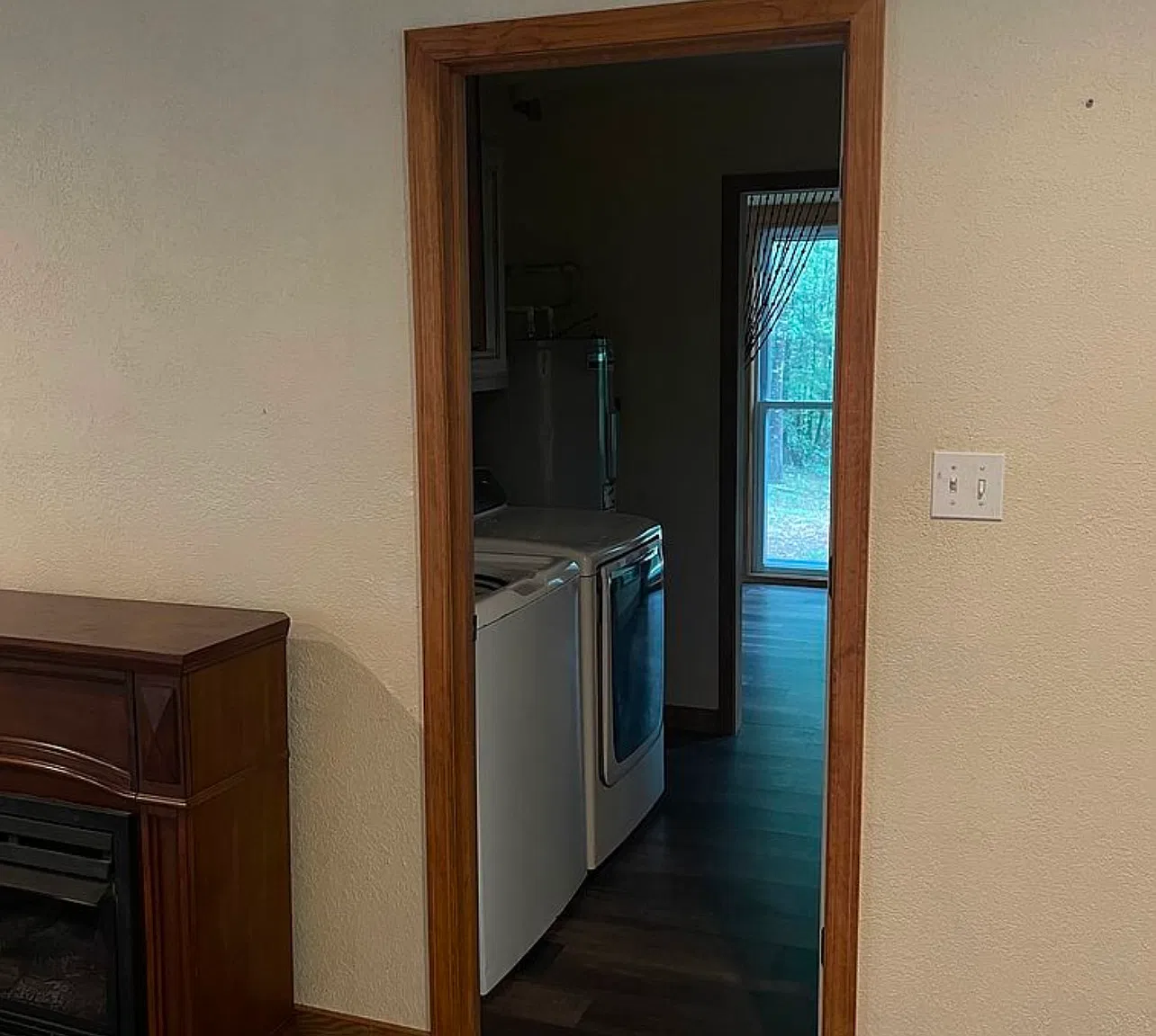 3 bed, 2.5 bath, 1800 sqft, $2,300 — Photo 3