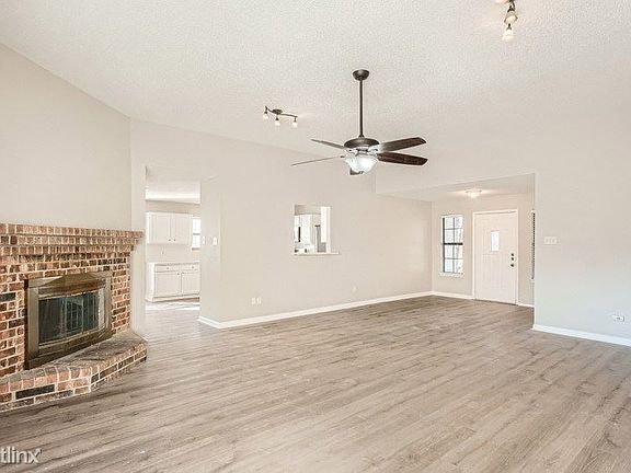 2nd image of 2525 Brushwood Ln