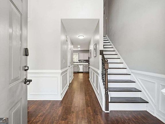 4th image of 95 Kerns Ridge Ct