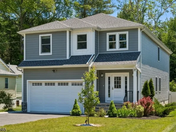 37 Burnet St, Livingston Twp., NJ 07039