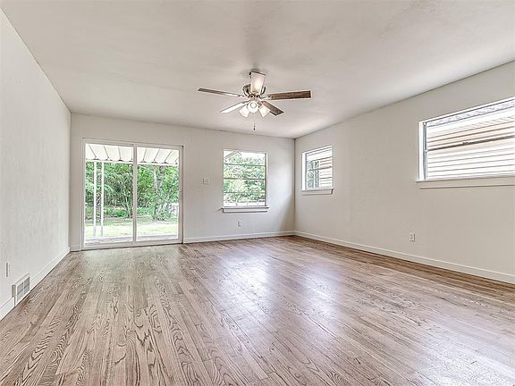 3rd image of 6001 SE 3rd St