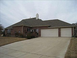 4th image of 1305 Chase Oaks Dr