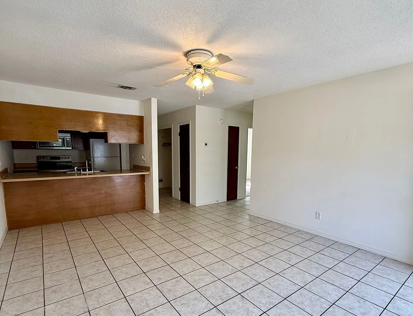 New Listing! — Photo 2