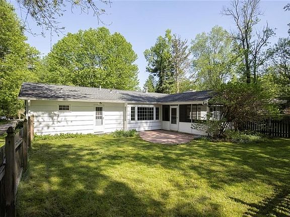 3rd image of 205 Treehaven Dr