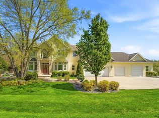 W8844 Hackett Ln, Hortonville, WI 54944