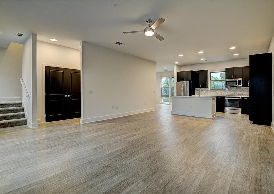1st image of 5000 Washington Ave #104